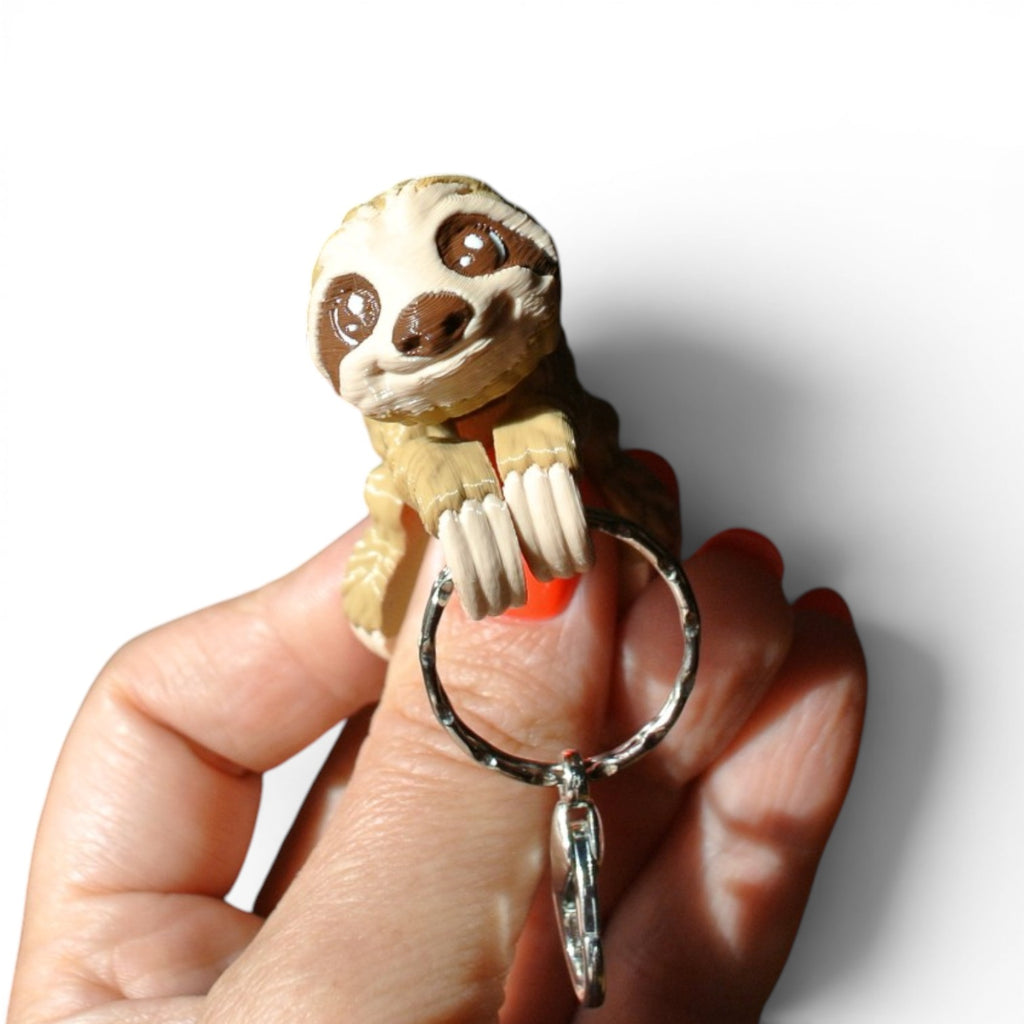 3D Printed Articulated Sloth Keychain – Flexible Animal Backpack Charm & Cute Gift